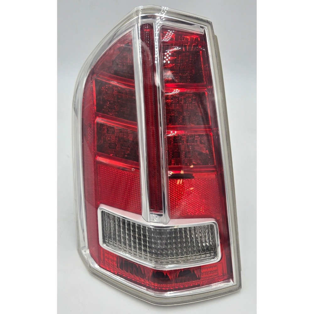 2011-2012 Chrysler 300 C LH Driver Side LED Tail Light OEM Mopar 05182301AE